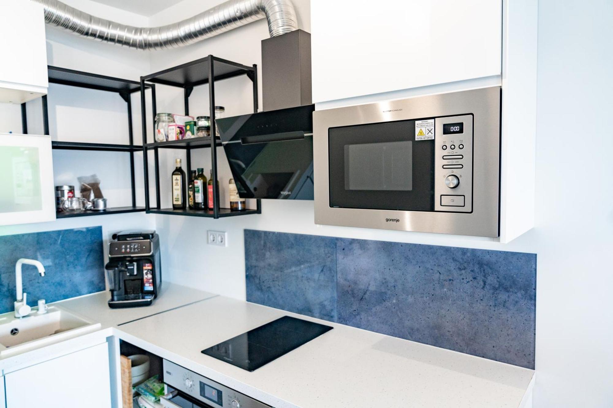 Waterfront Buda Hills Views&free Parking Apartment
