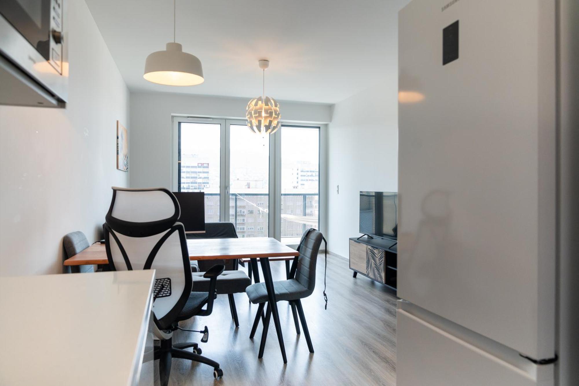 Apartment Waterfront Buda Hills Views&free Parking