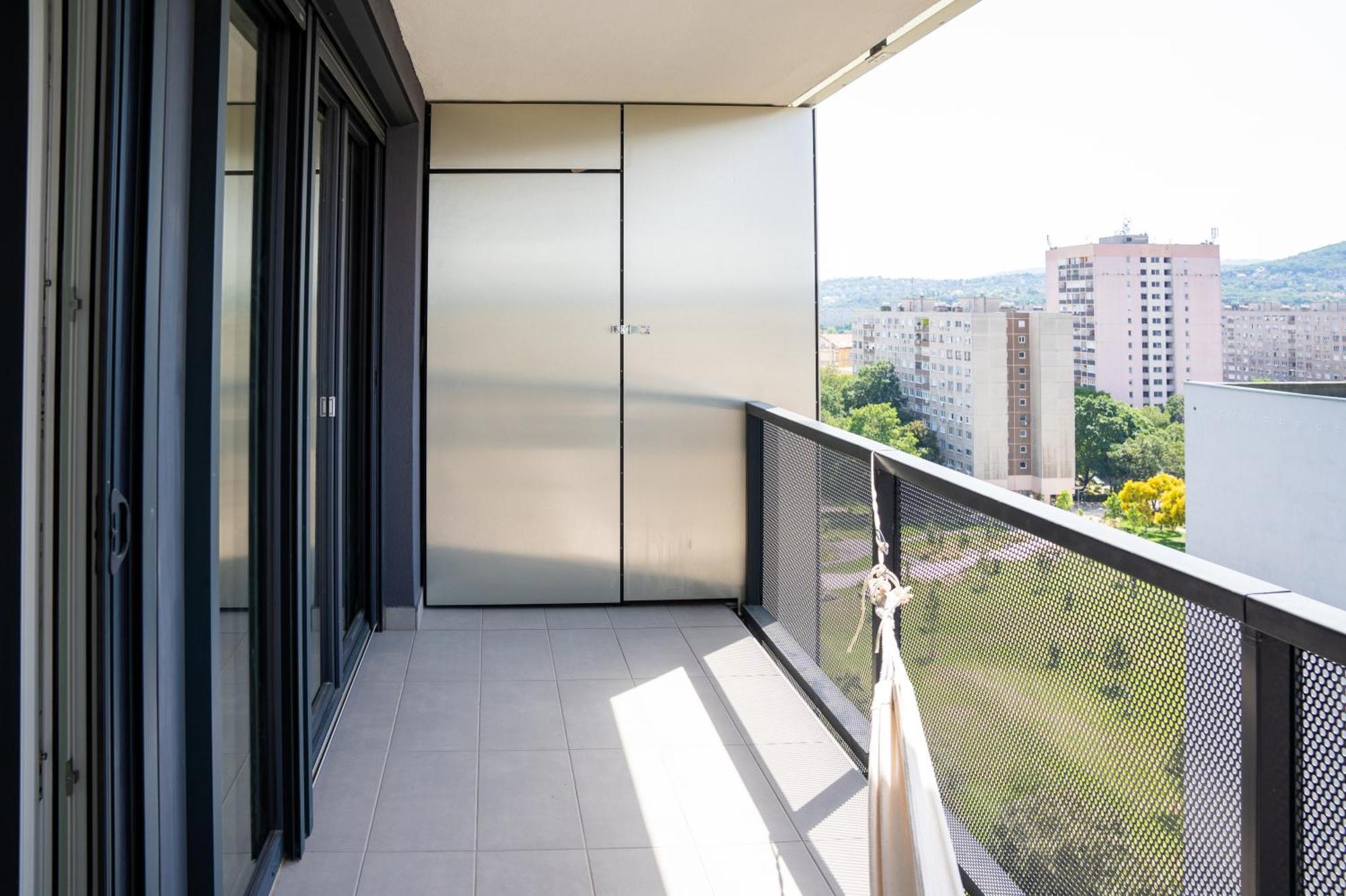 Waterfront Buda Hills Views&free Parking Budapest
