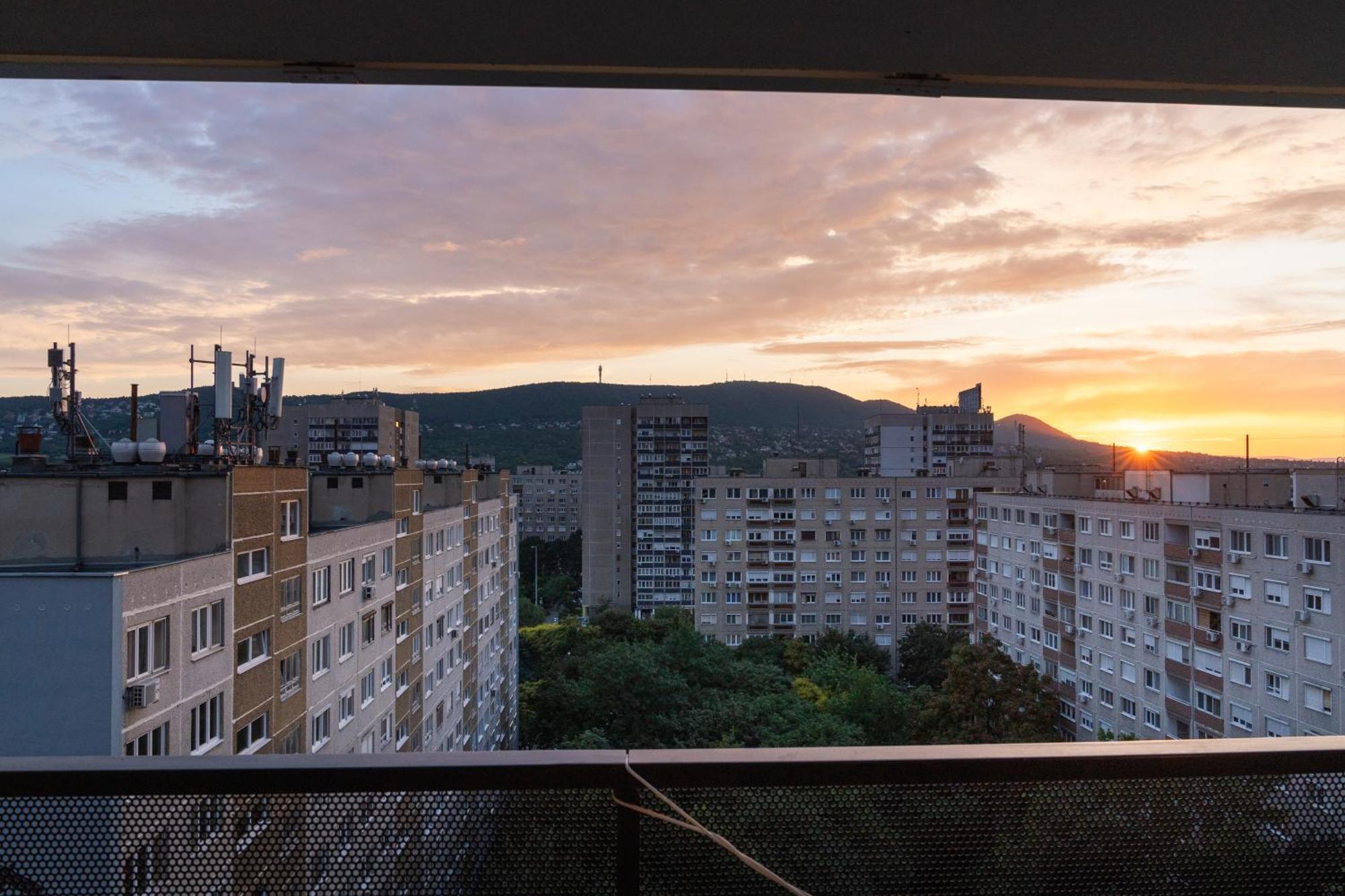 Apartment Waterfront Buda Hills Views&free Parking Budapest