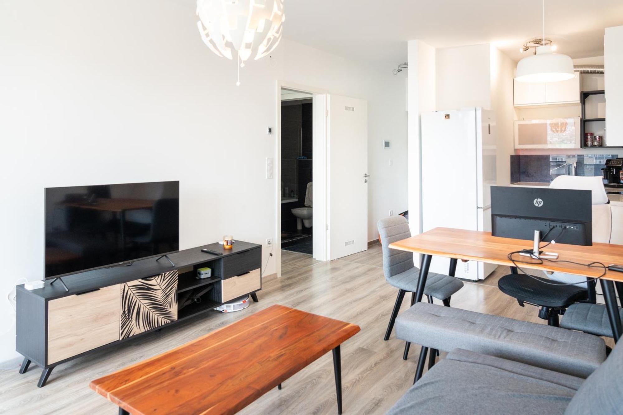 Apartment Waterfront Buda Hills Views&free Parking Budapest