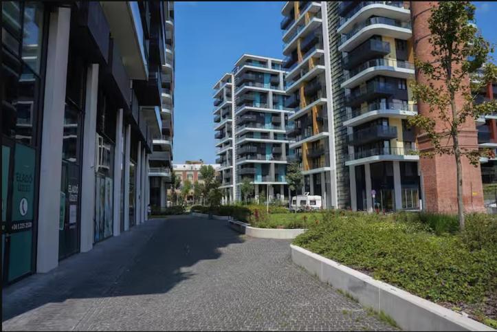 Waterfront Buda Hills Views&free Parking